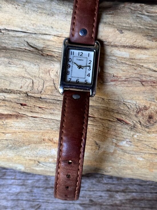 Timex rectangular tank style watch white dial brown leather strap WR 30M - Picture 1 of 7